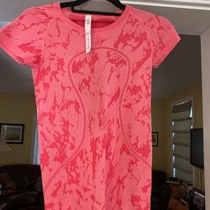 Lululemon Athletica top